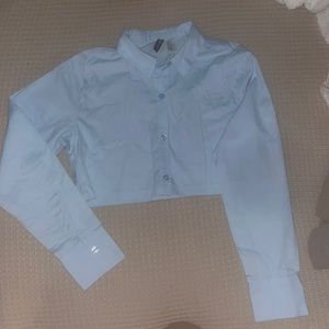 Blue cropped button down💙
